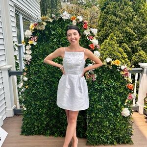 Elegant White Sleeveless Dress